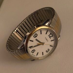 Vintage TIMEX Two-Tone Silver and Gold Toned Watch - WORKS